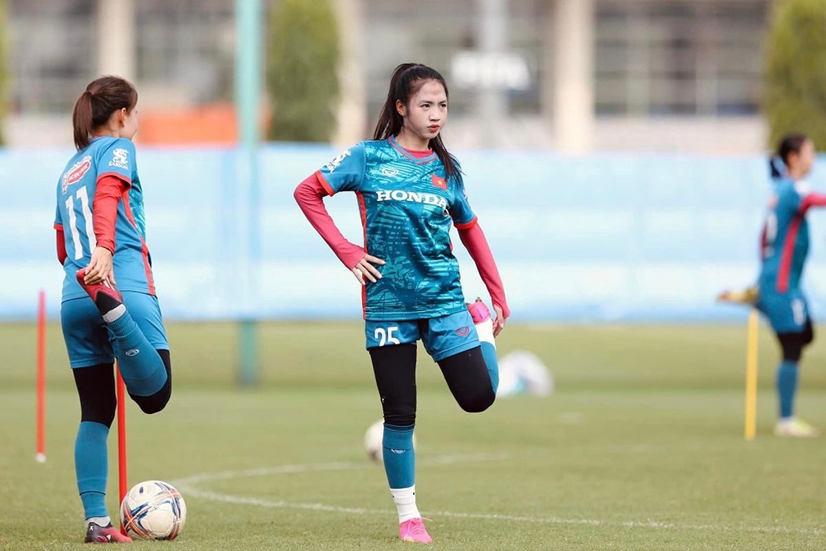 Hoàng Thị Loan - Hoa khôi sân cỏ