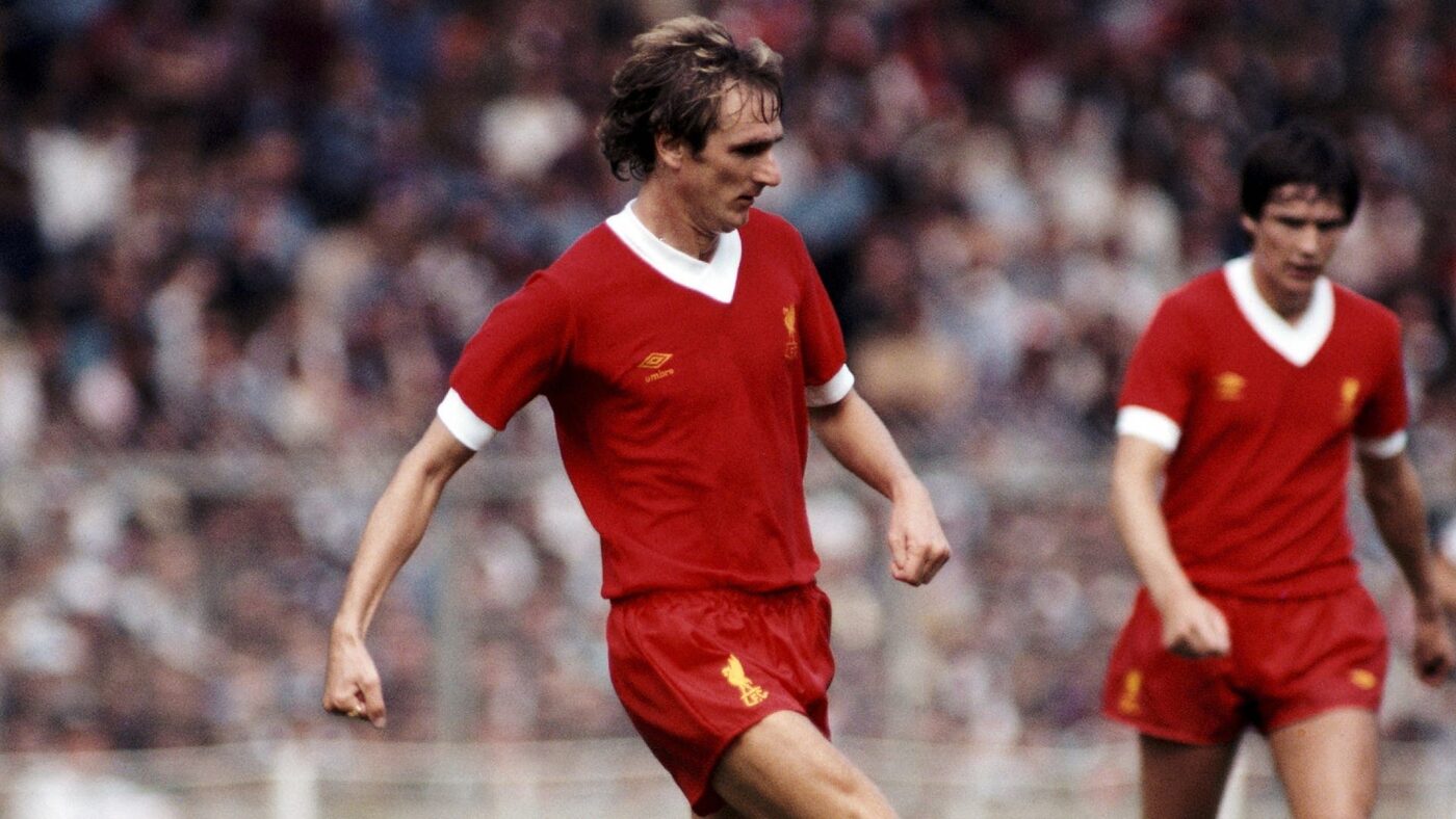 Phil Thompson, đội trưởng Liverpool