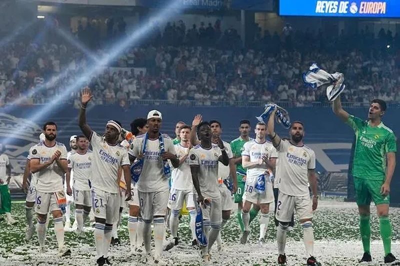 Real Madrid là CLB lớn nhất lịch sử bóng đá thế giới