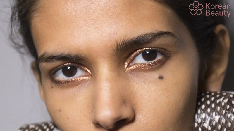 Những ảnh hưởng của nốt ruồi dưới bọng mắt trái nữ đến cuộc sống