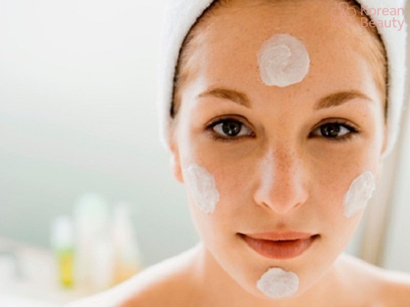 Chế độ chăm sóc toàn diện kết hợp với kem tái tạo da sau khi bắn laser hiệu quả